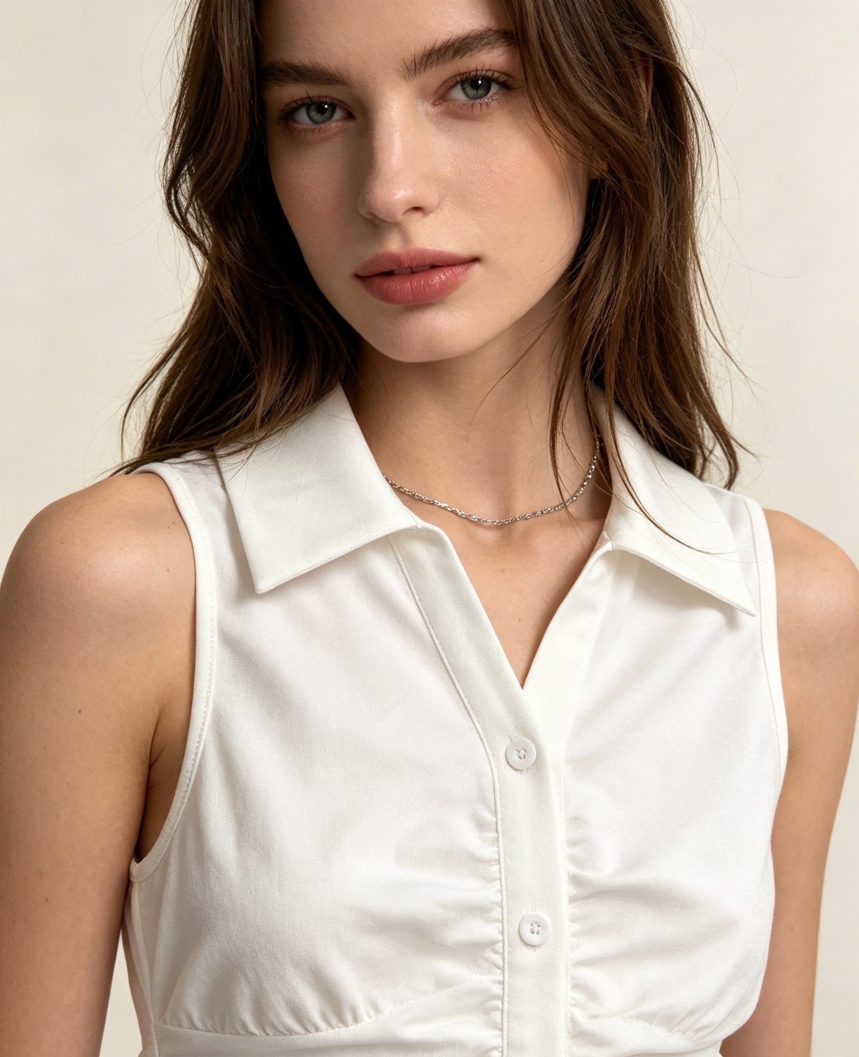 Women's White Sleeveless Cropped Basic Blouse‌